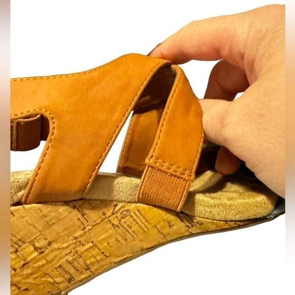 St Johns Bay Pasque Wedge Sandals 6 M - Picture 8 of 10